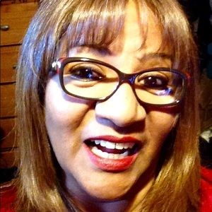 Meet your Posher, Ana